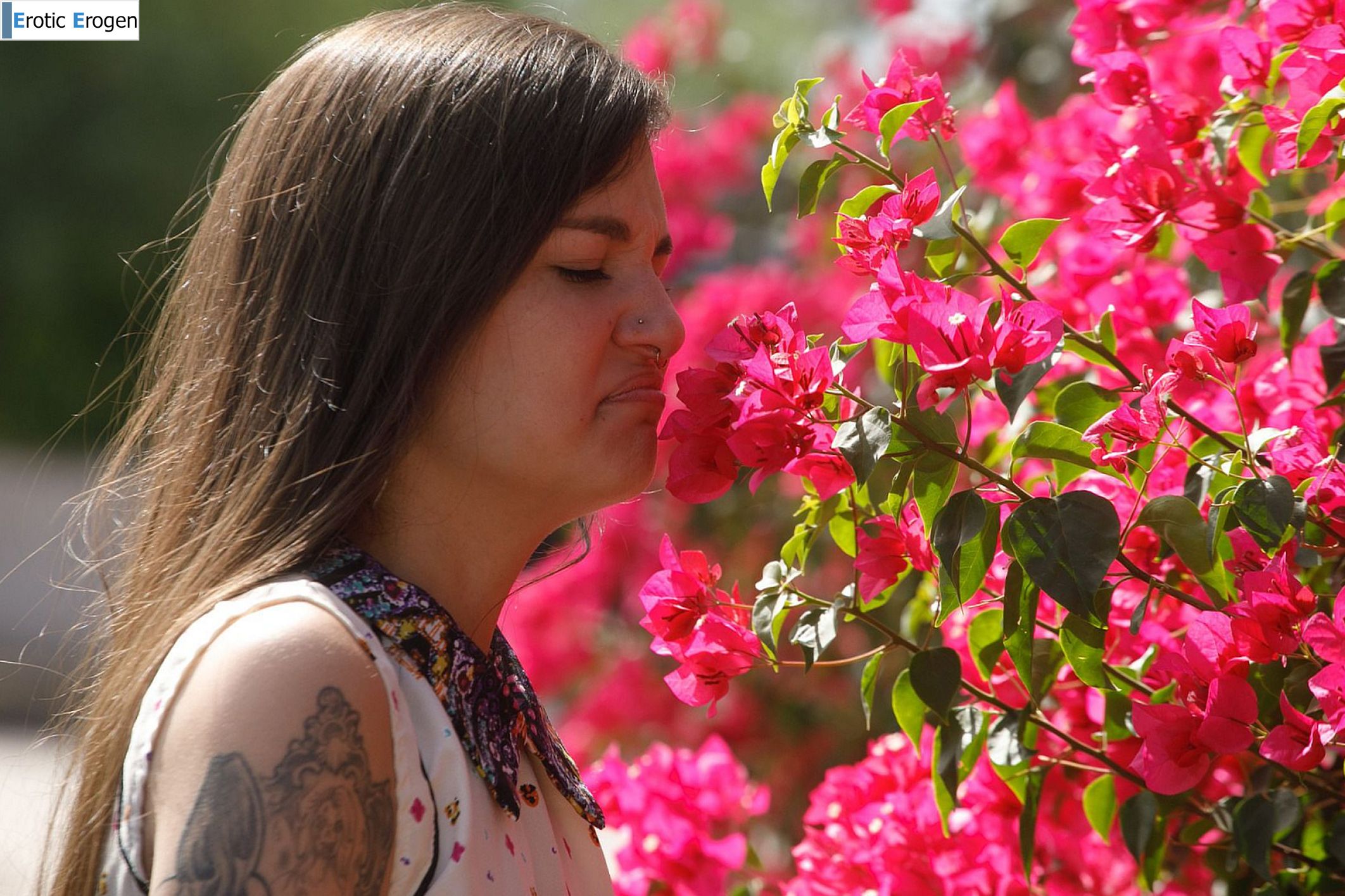 Luna Lovely in I Married A Pornstar. Фото 5