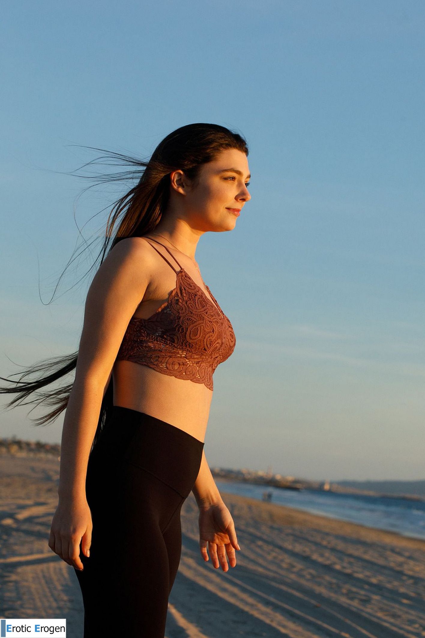 Melba Chastain in Hair Sand Curves. Picture 4