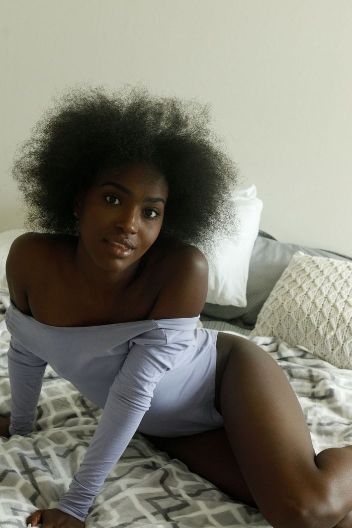 Kelsey Jones in Fashion Nuggets. Thumb 12