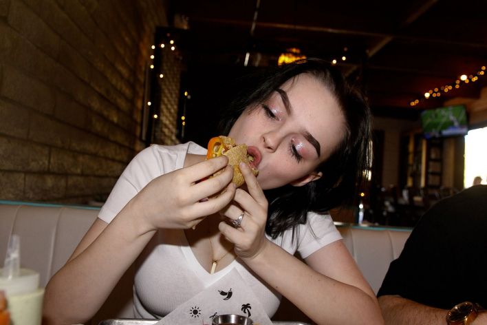 Vonnie Bean in Costco Bodywash. Эскиз 10