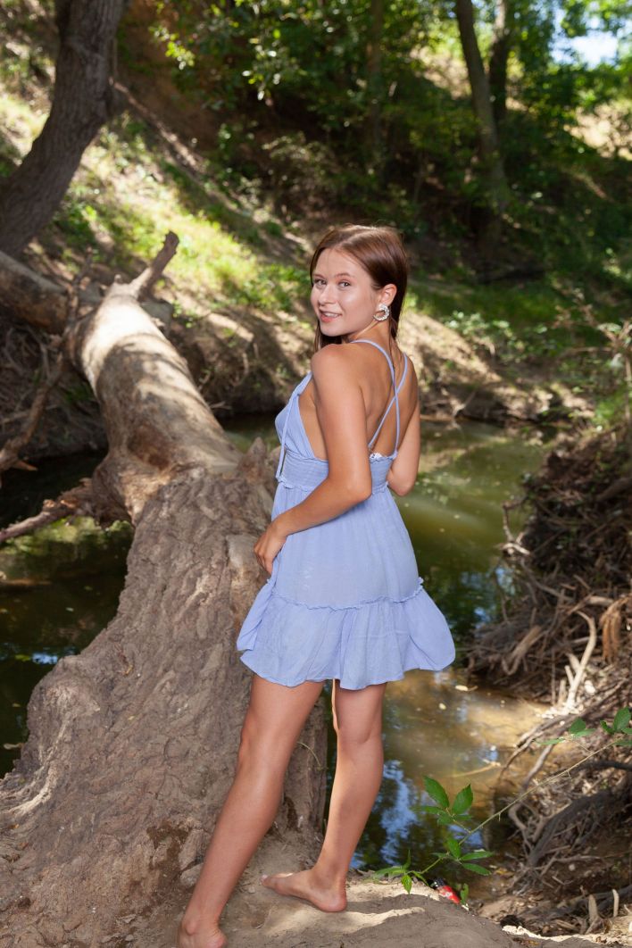 Skye Bloom in Presenting Skye Bloom. Thumb 5