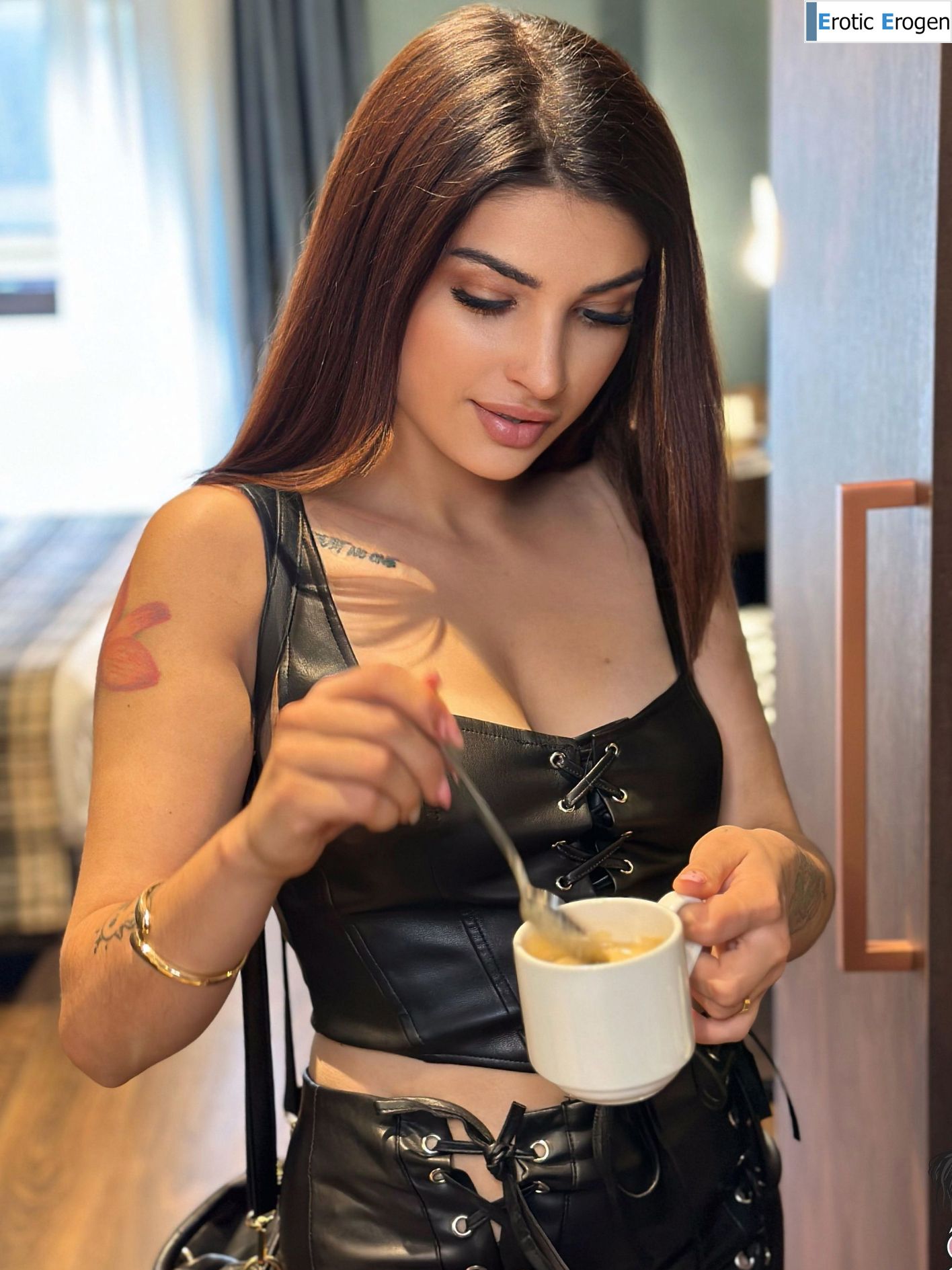 Arice in Eros Unleashed. Picture 4