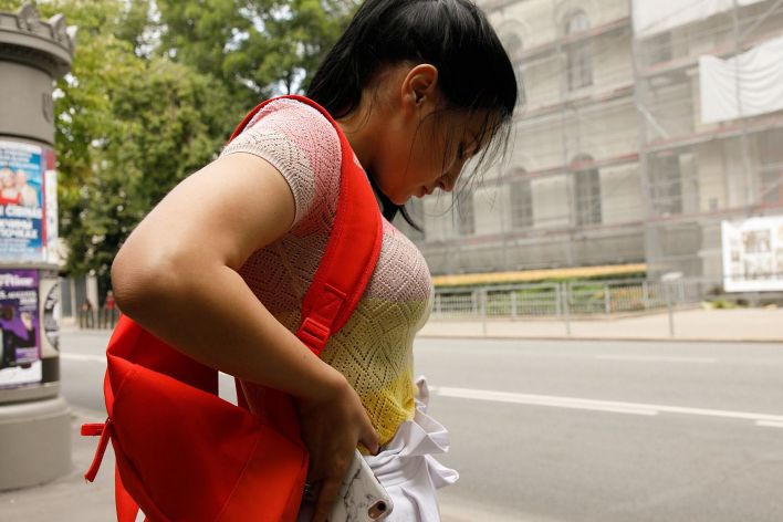 Reeson Gulbis in Adidas Bags. Thumb 37