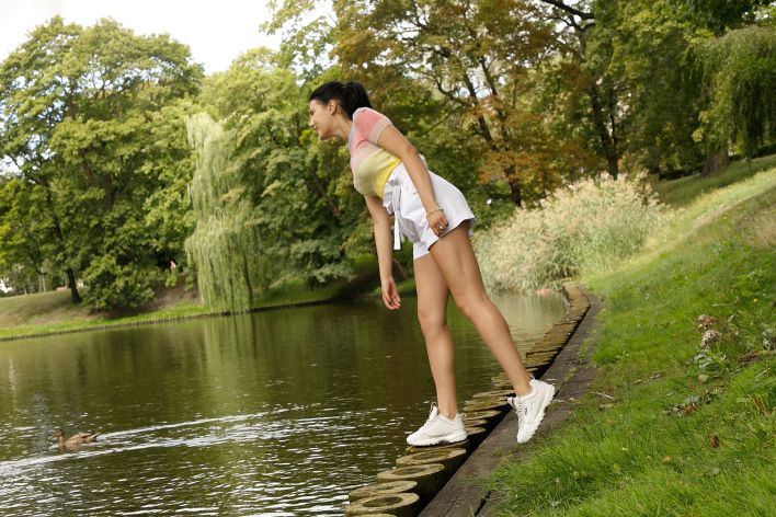 Reeson Gulbis in Adidas Bags. Thumb 9