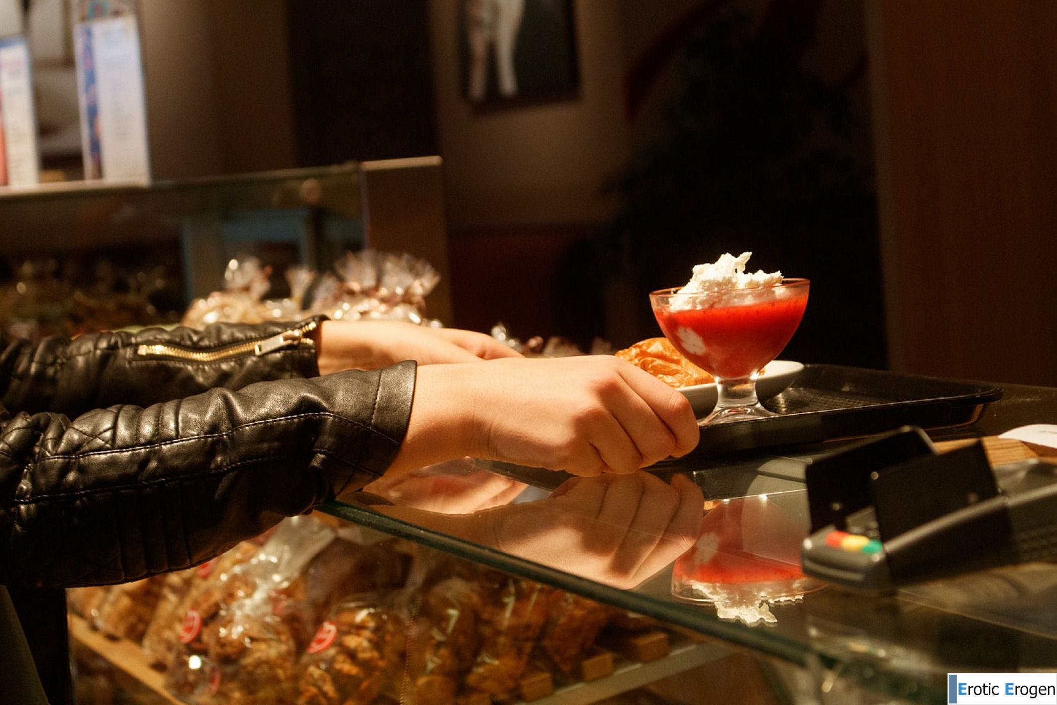 Miki Pedangen in Cafe Naturale. Picture 11