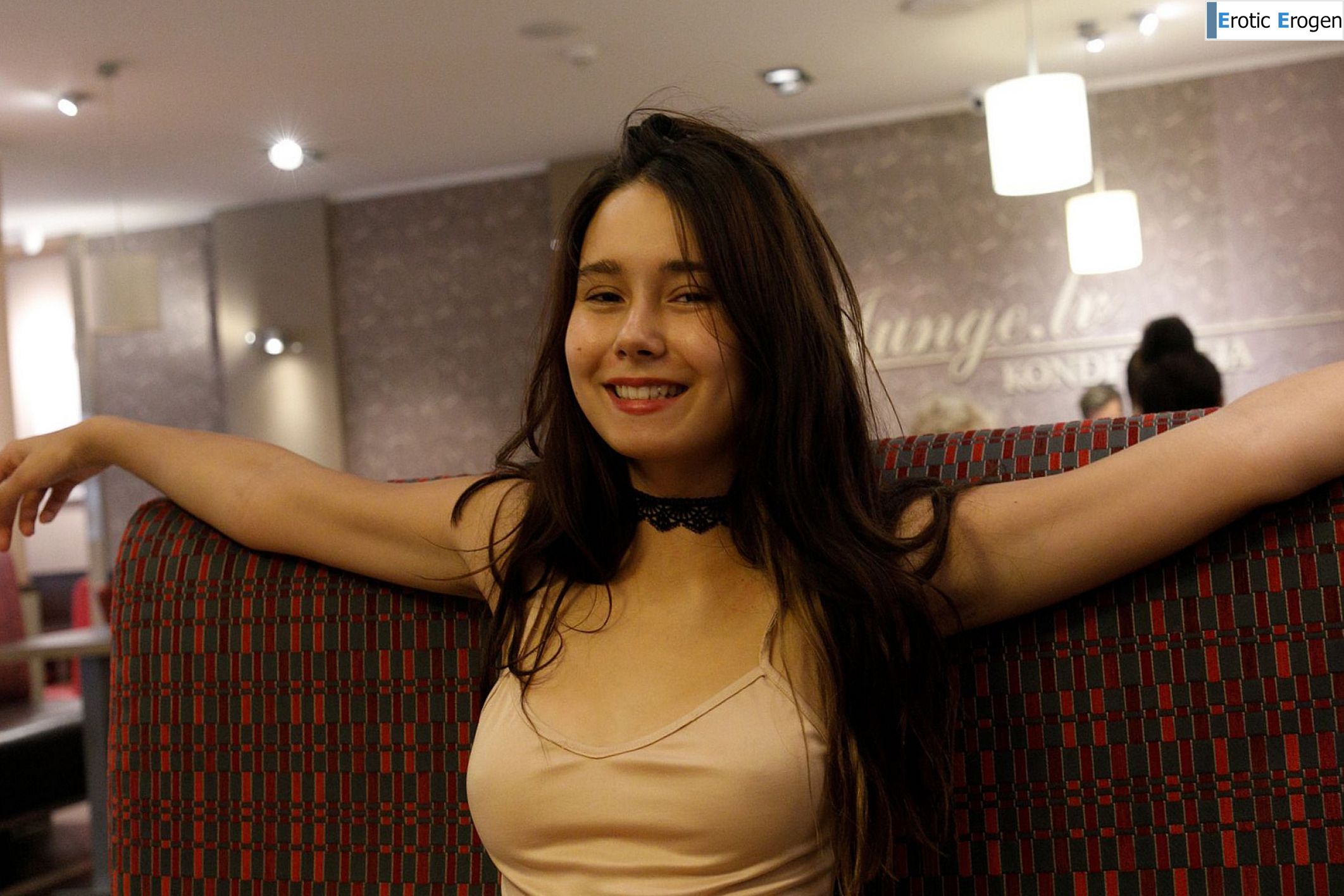 Miki Pedangen in Cafe Naturale. Picture 30