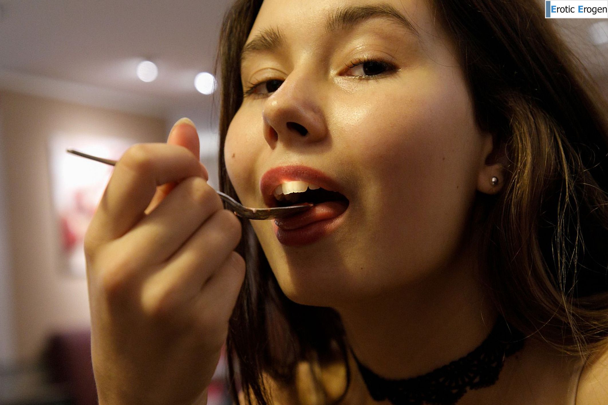 Miki Pedangen in Cafe Naturale. Picture 35