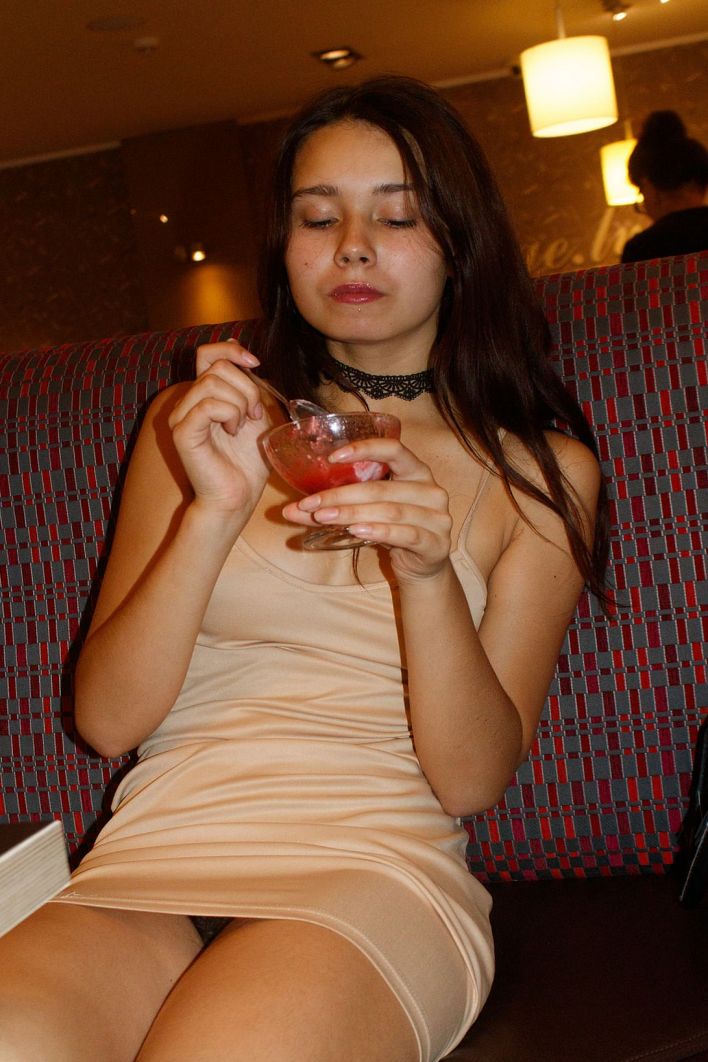 Miki Pedangen in Cafe Naturale. Thumb 20