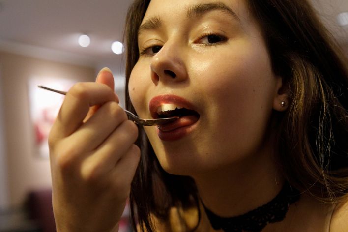 Miki Pedangen in Cafe Naturale. Thumb 35