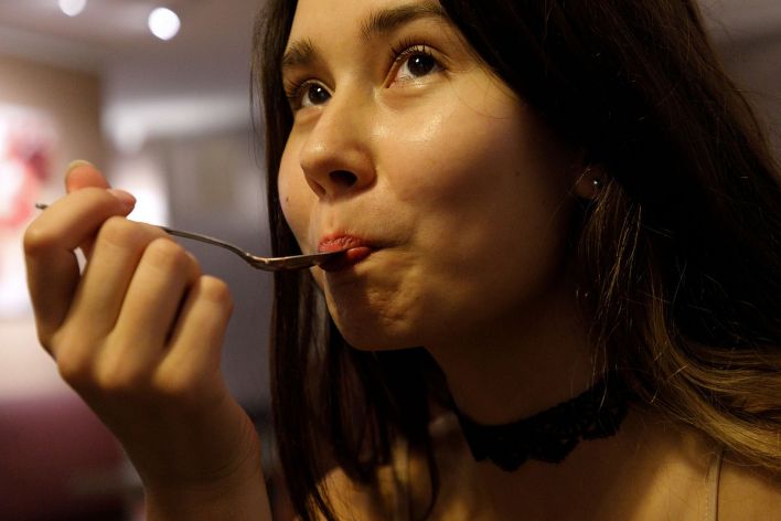 Miki Pedangen in Cafe Naturale. Thumb 37