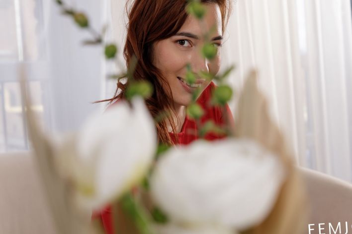 Angie Elif in Lady In Red. Thumb 2