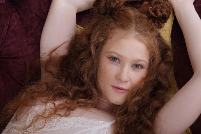 Foxy Sofilie in Red Passion. Эскиз 4