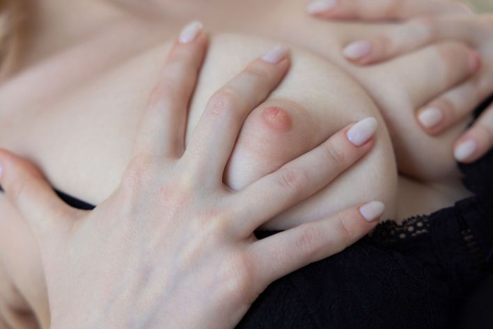 Minnie Lighter in Naked Sexuality. Thumb 6