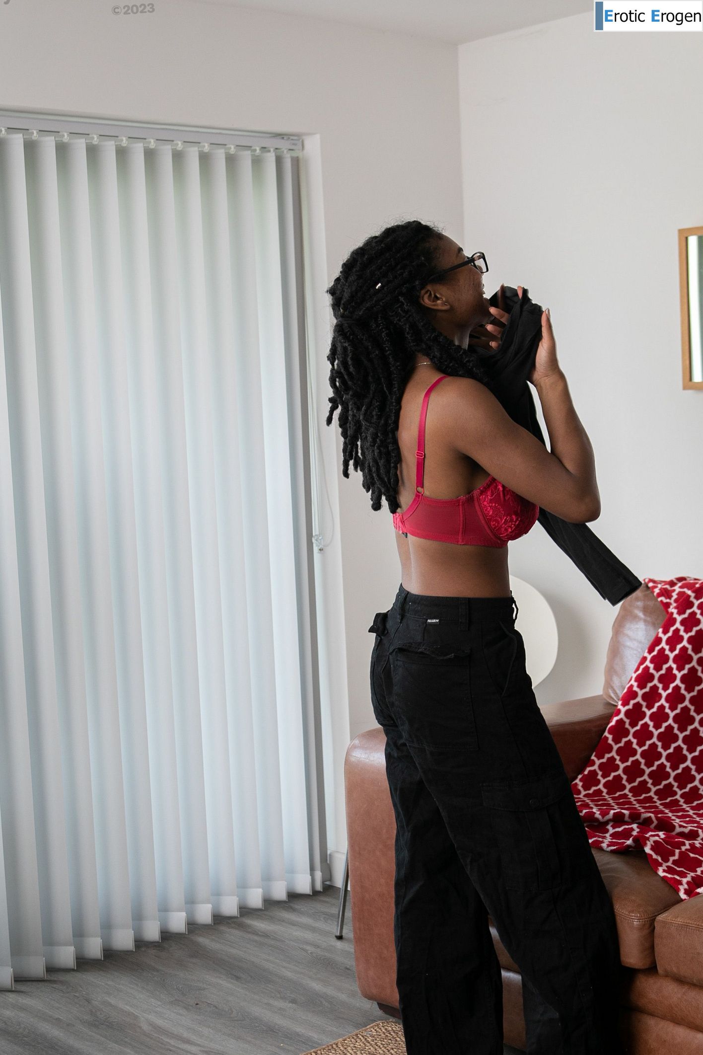 Selena D in Solo. Picture 32