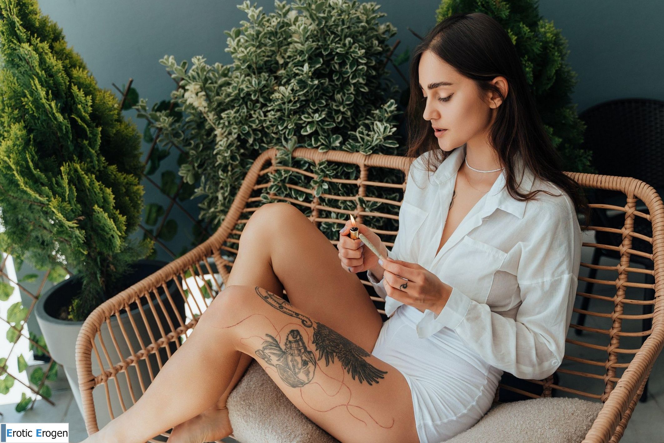 Youreyeshere in Sexy Weeds Flow Energy. Picture 1