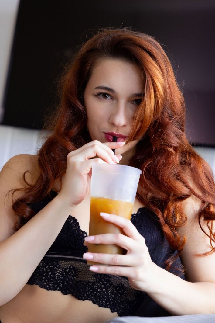 Oxi Bendini in Drink Me In. Thumb 1