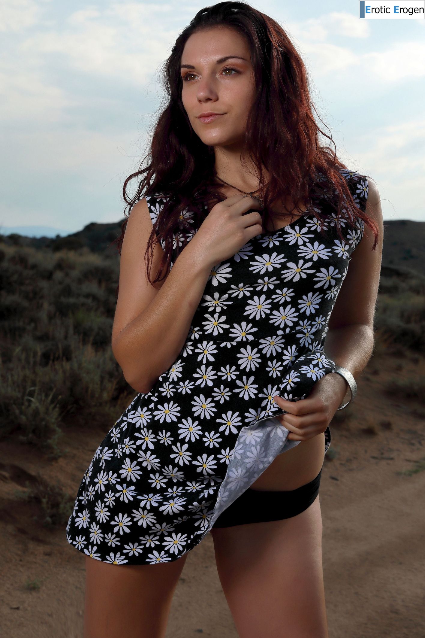 Elena Generi in Shoot Day Montage. Фото 9