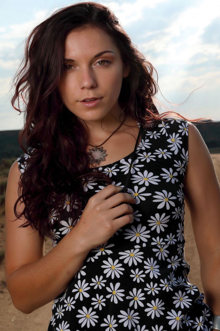 Elena Generi in Shoot Day Montage. Эскиз 4