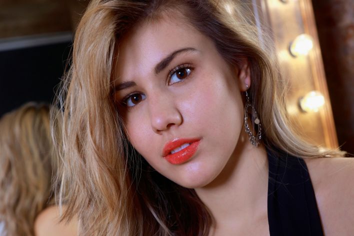 Martina in Holiday Spirit. Thumb 9