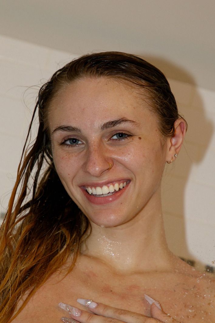  Angel Youngs in Another Hot Shower. Эскиз 32