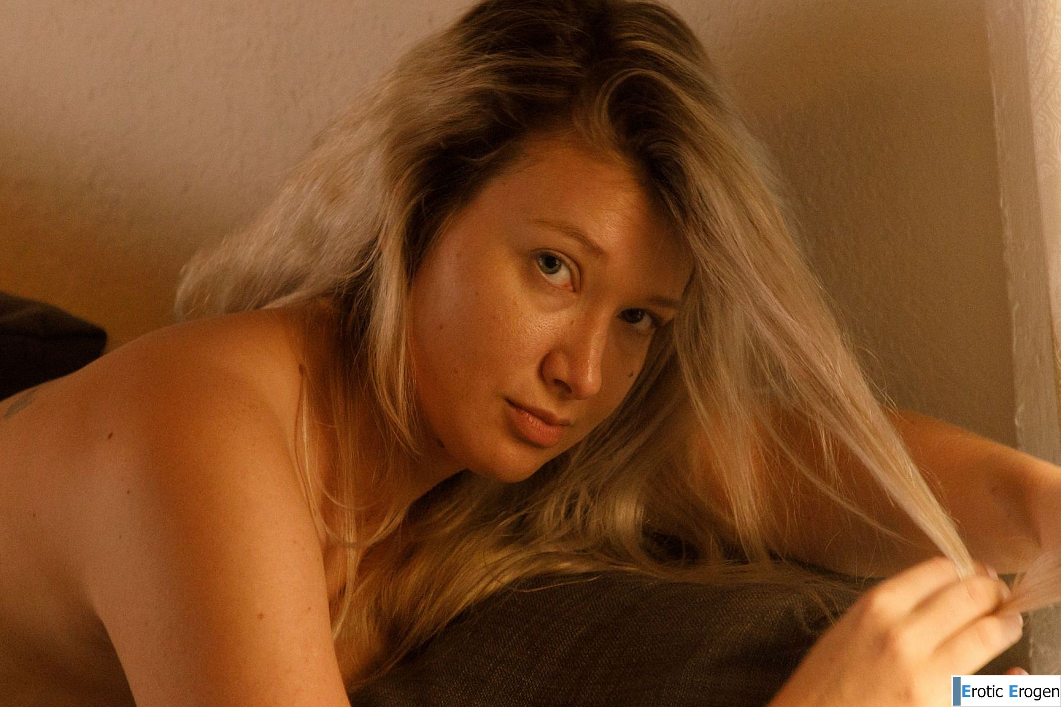 Emily Right in Emotional Time Bombs. Picture 39