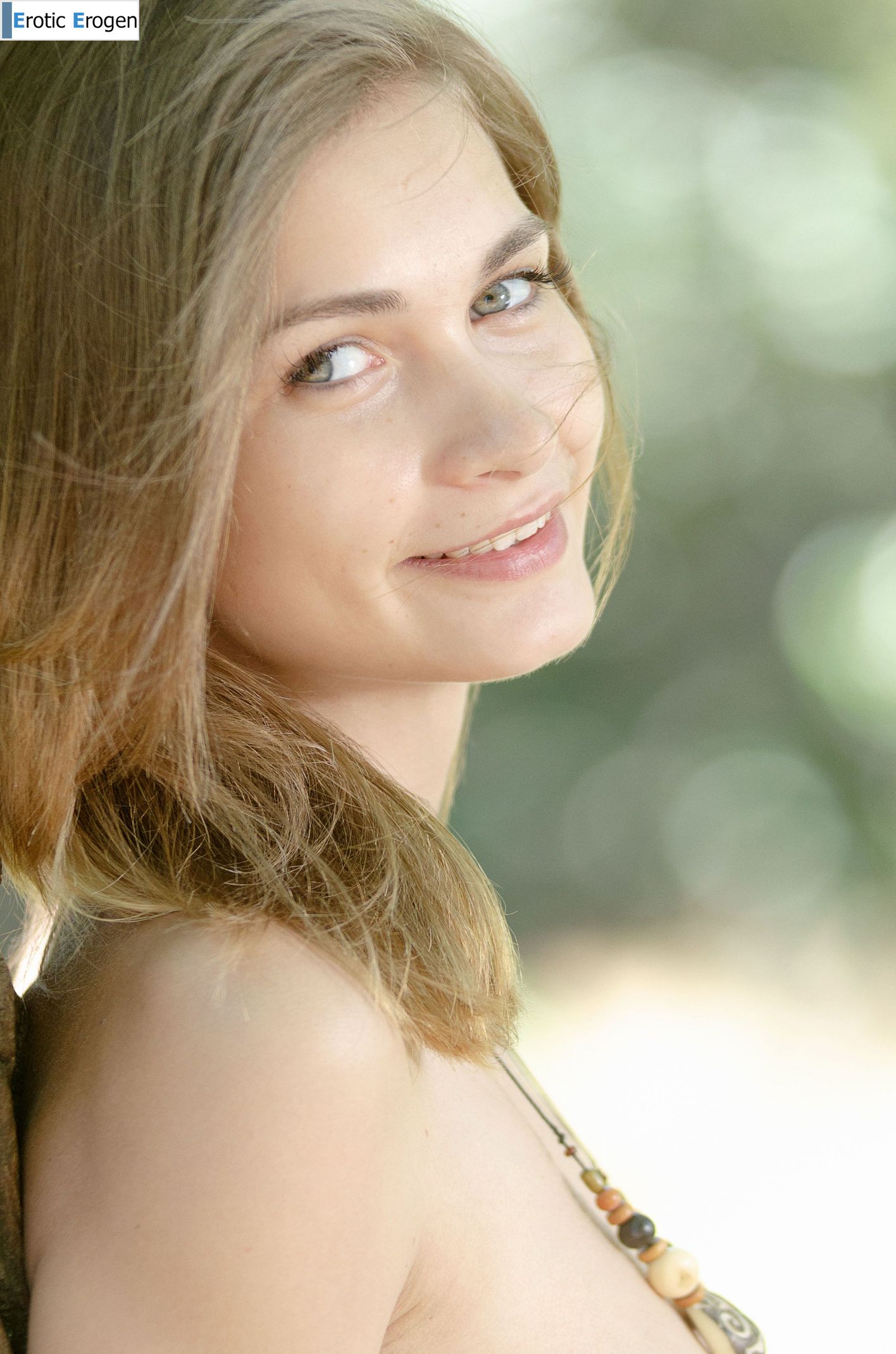 Lili Ann in Presenting. Фото 40