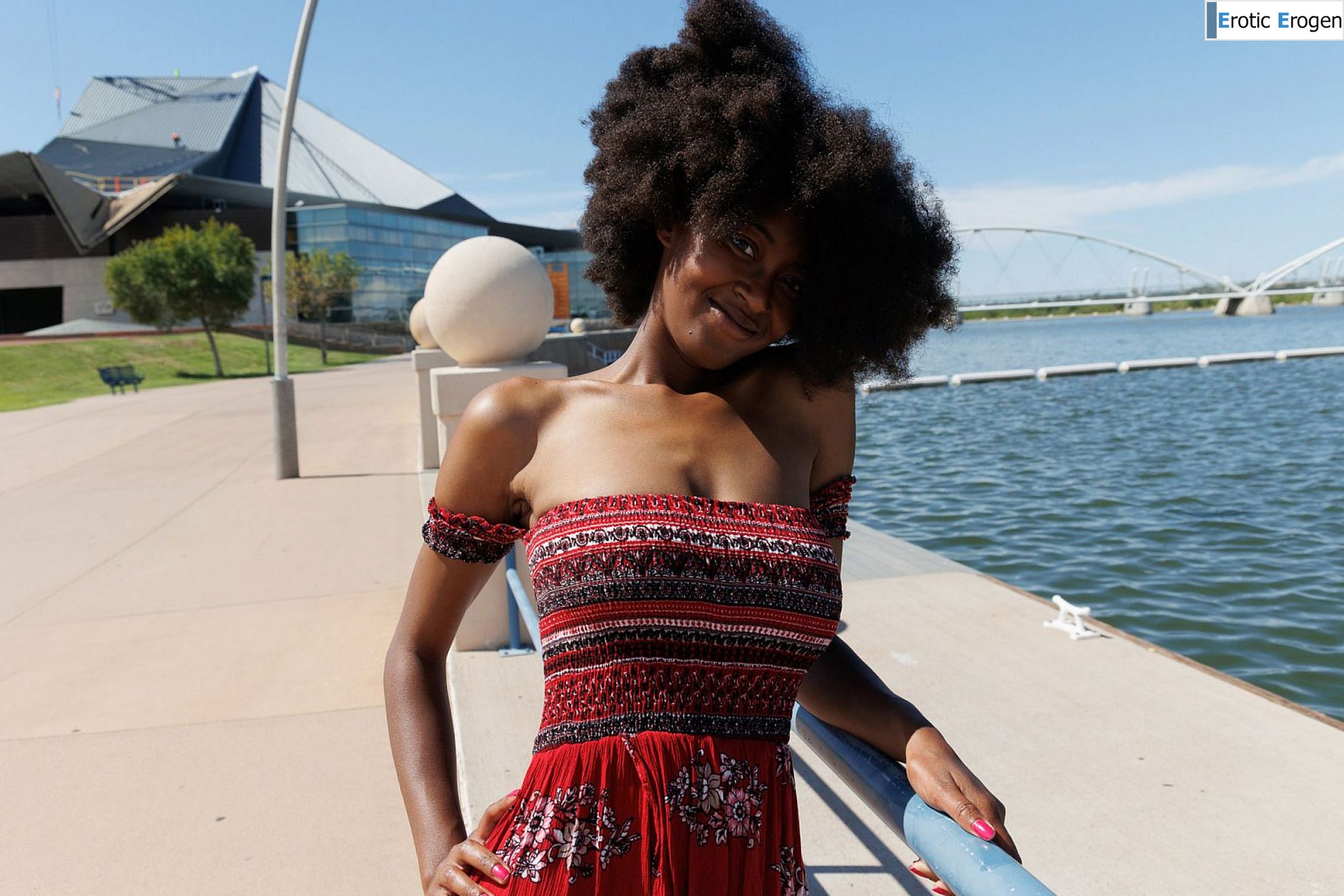 Angel Avril in Heated Obsidian. Фото 6