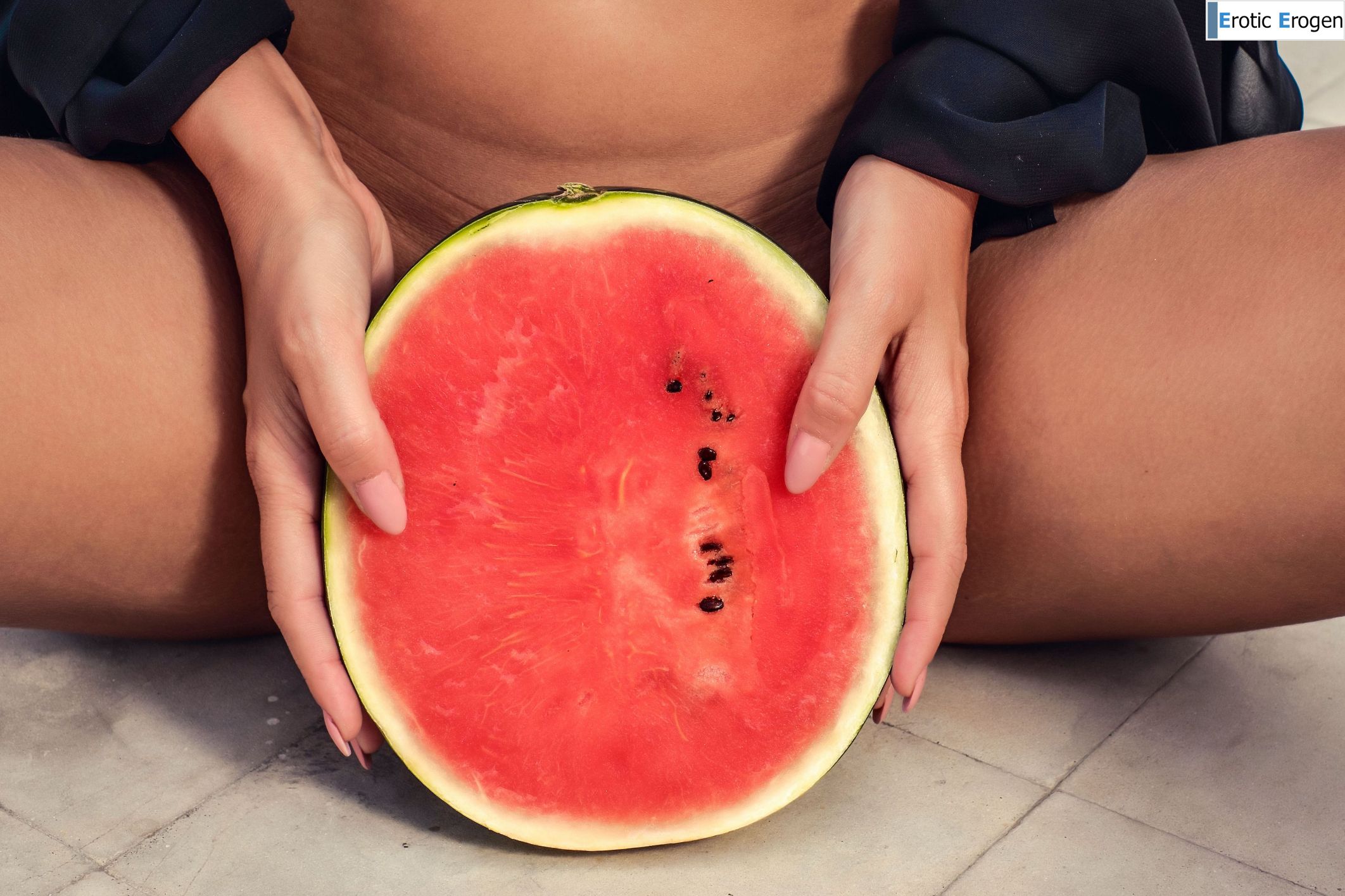 Laura Giraudi in Presenting. Фото 19