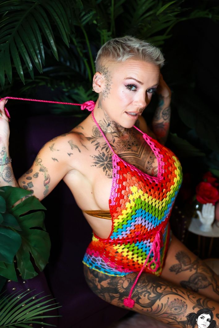 Ji2Ly in Taste The Rainbow Unwrap The Gold. Thumb 1