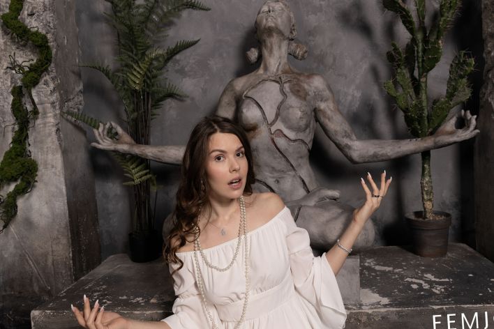 Princess Alise in Call Of The Wild. Thumb 2