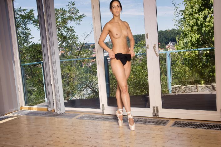 Betzz in Presenting Betzz. Thumb 15