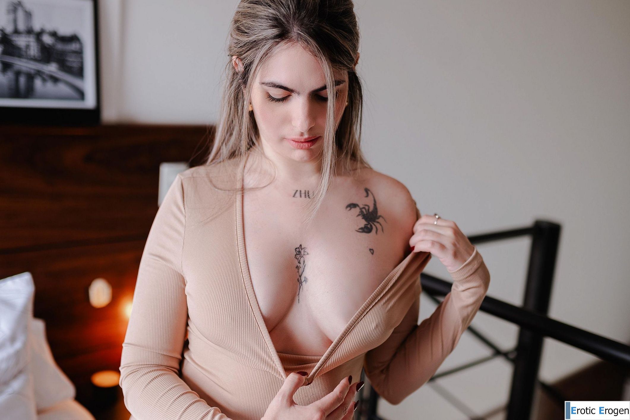 Stela in Crawling Back To You. Picture 24