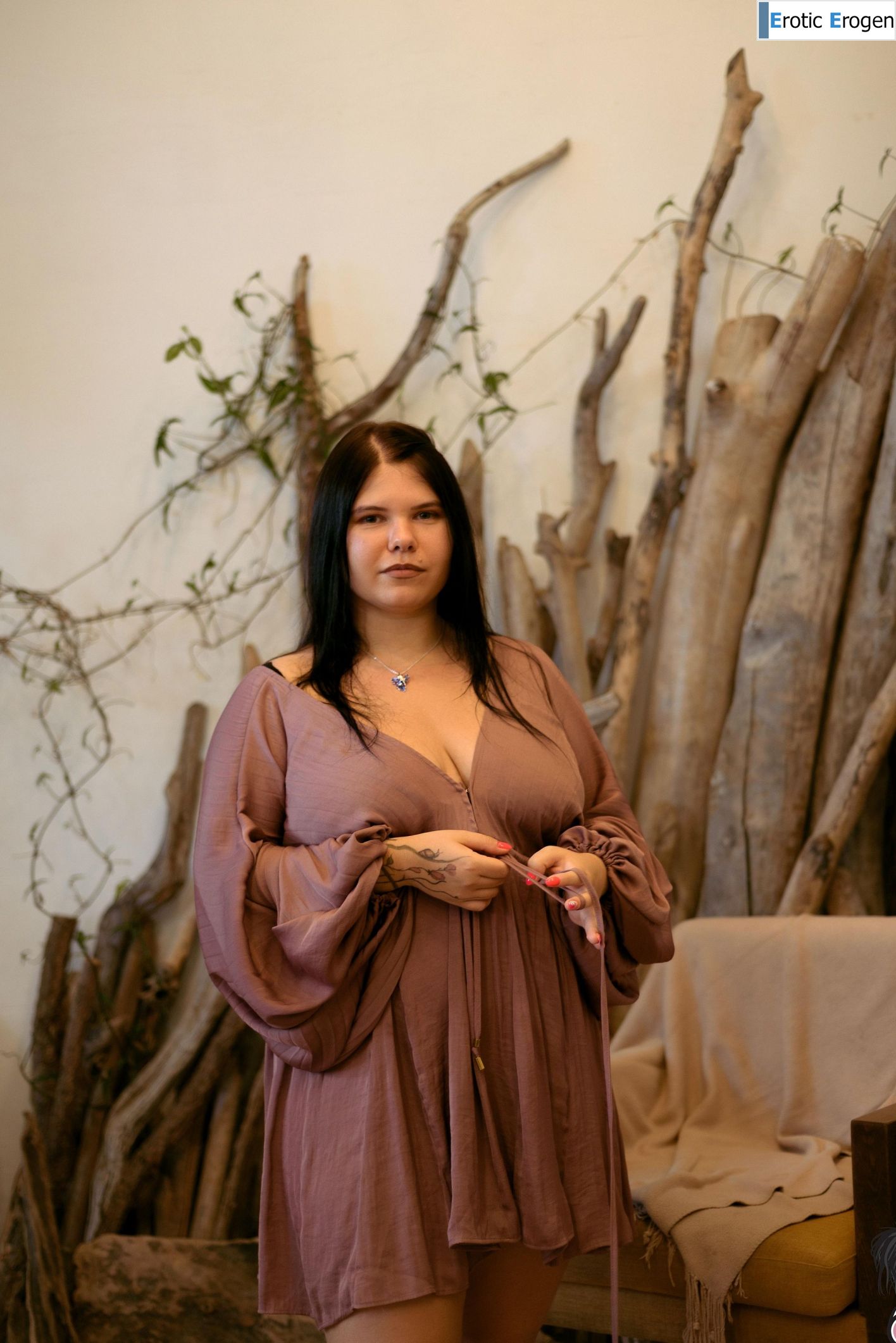 Zlatamerlin in Watch Me In Secret. Picture 1