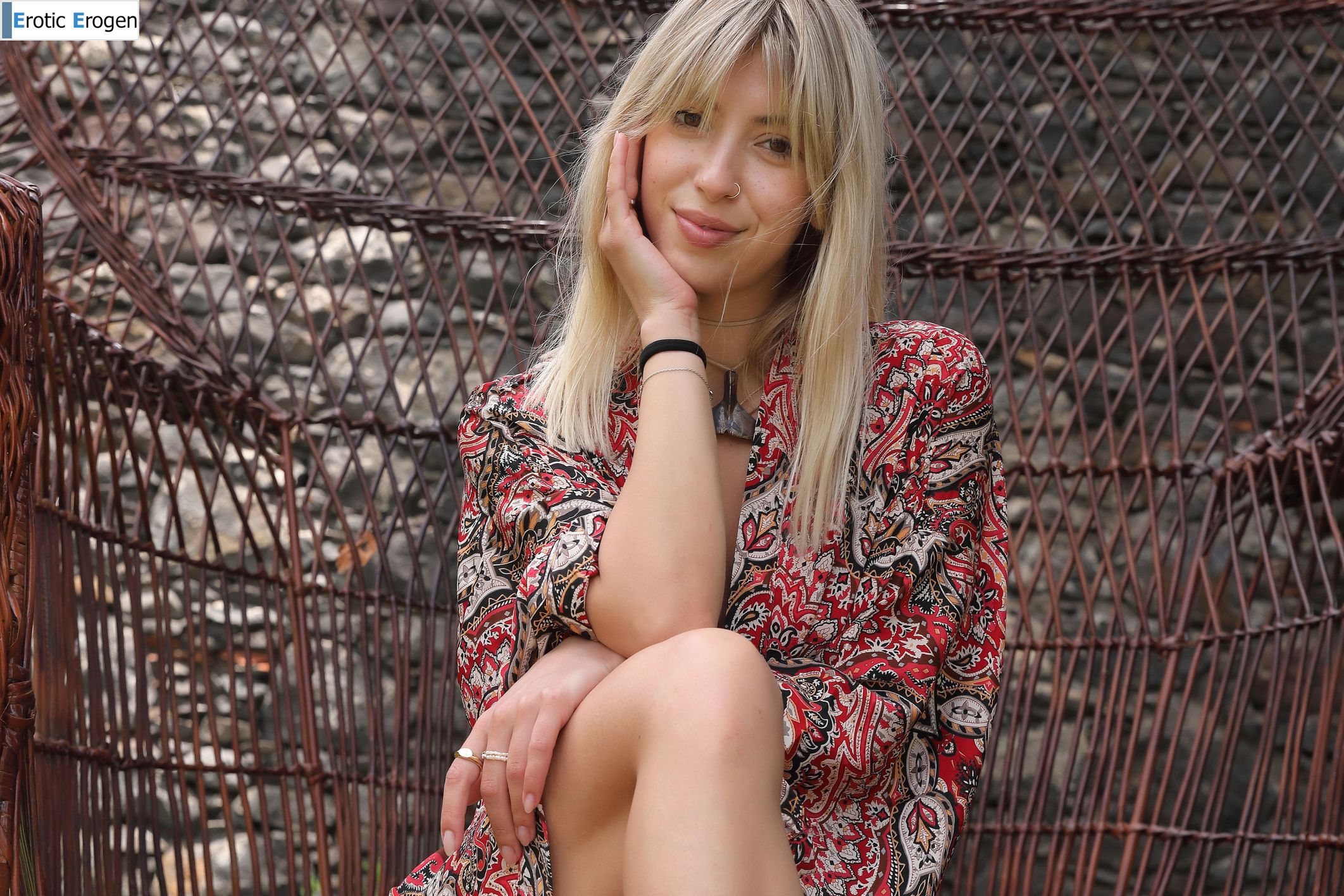 Avery in Postcard From Santa Cruz. Фото 9