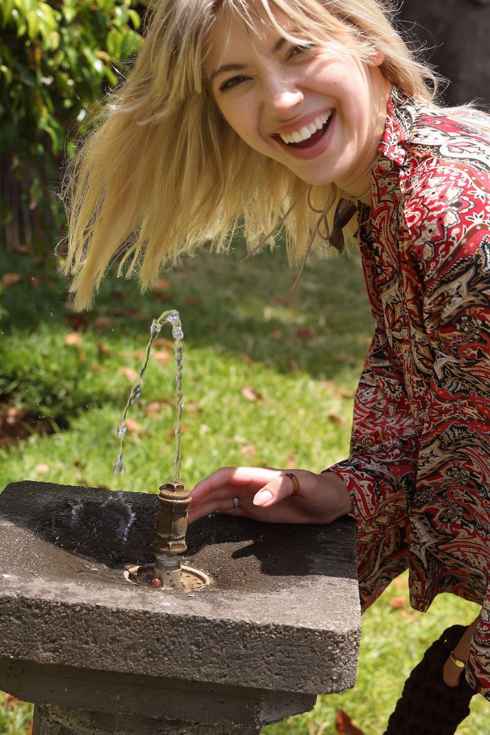 Avery in Postcard From Santa Cruz. Эскиз 33