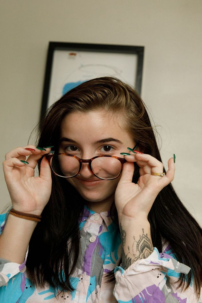 Sasha Apex in Reads Heinlein. Thumb 2