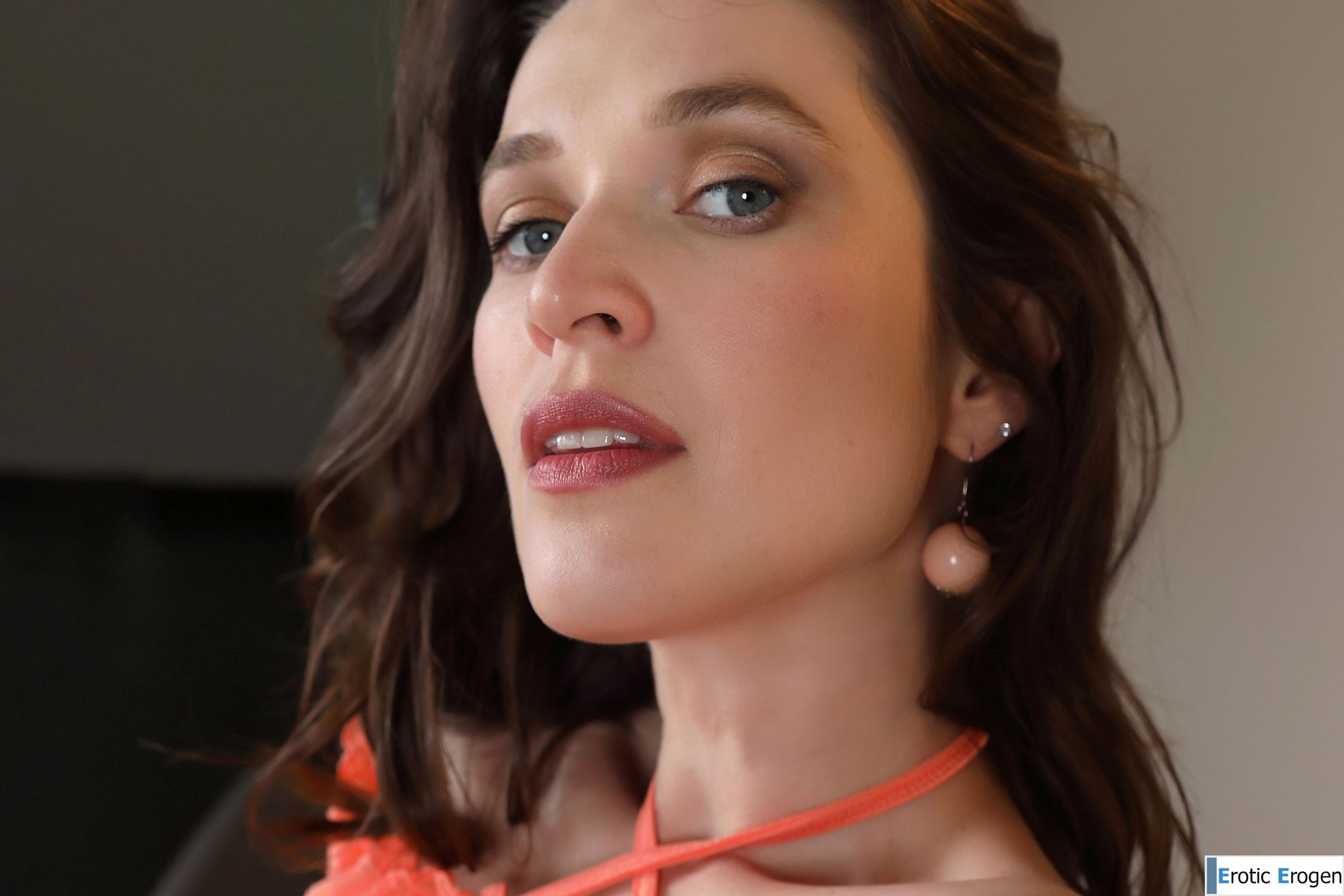 Amelia in The Main Dish. Фото 7