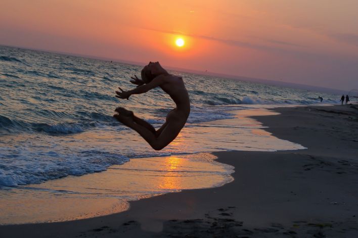 Tienette O in Clear Blue Sky. Thumb 38