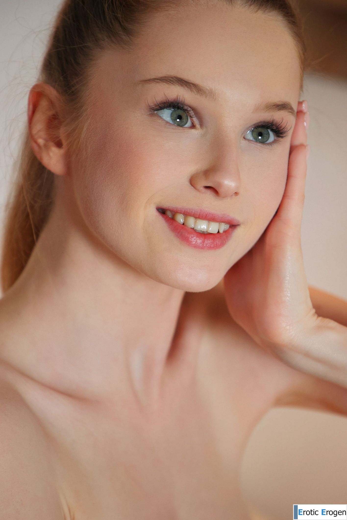 Laura Lit in Pie Me. Picture 25