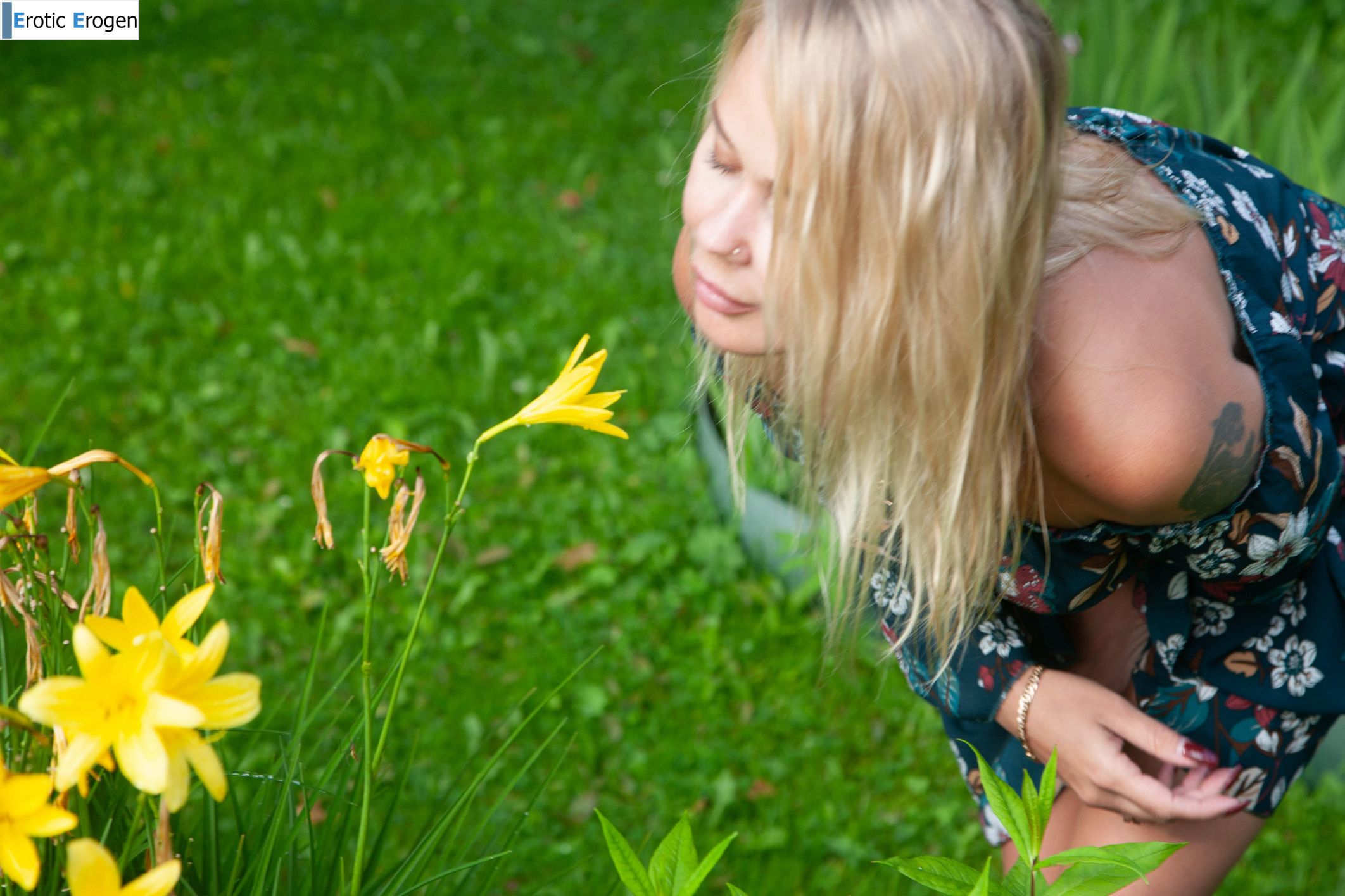 Sarika in Naked Woman. Picture 2