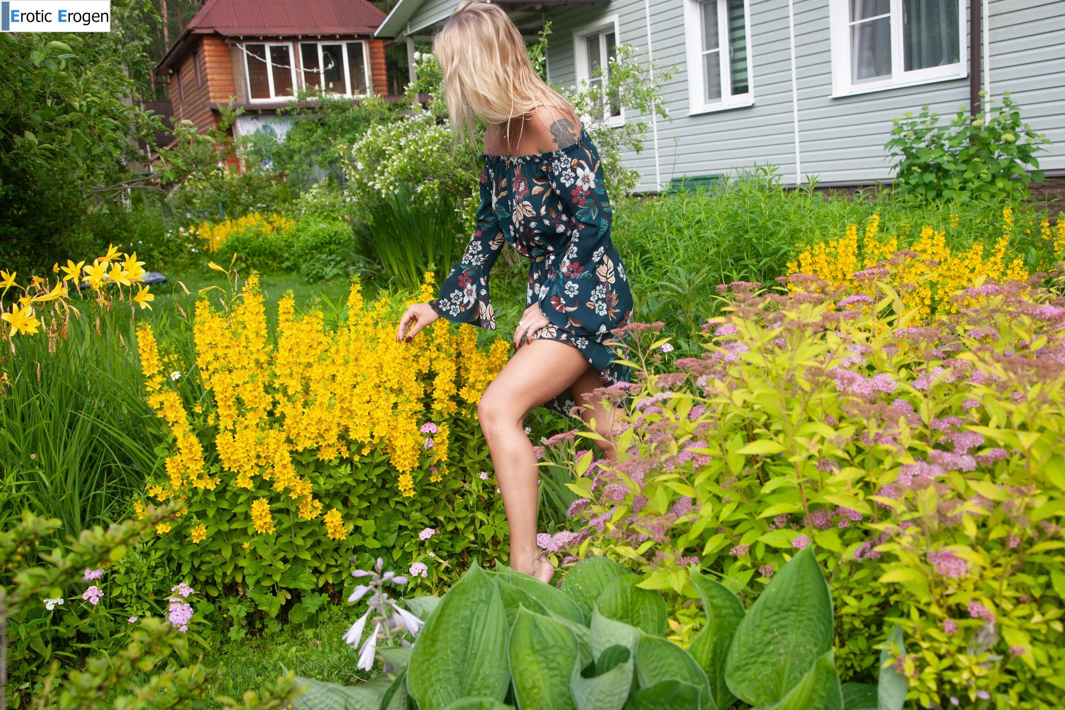 Sarika in Naked Woman. Picture 3