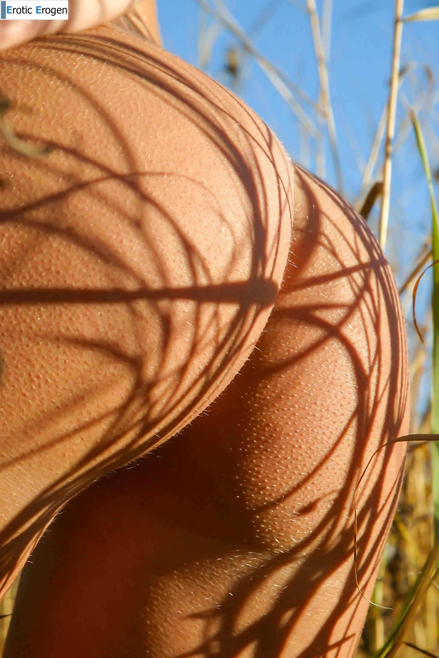 Uriana Z in Dry Branches. Фото 24