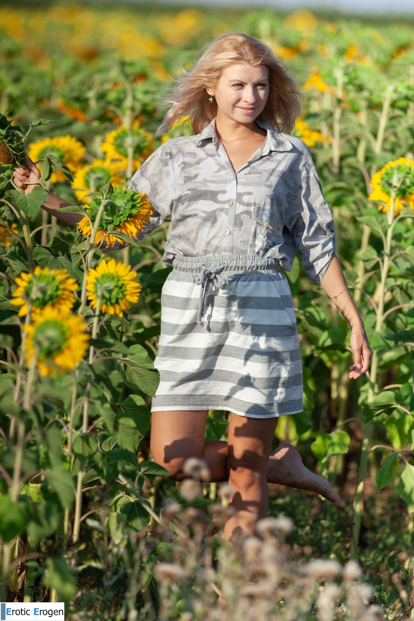 Claire Shelty in Sexy Woman. Picture 3