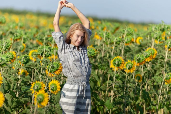 Claire Shelty in Sexy Woman. Thumb 5