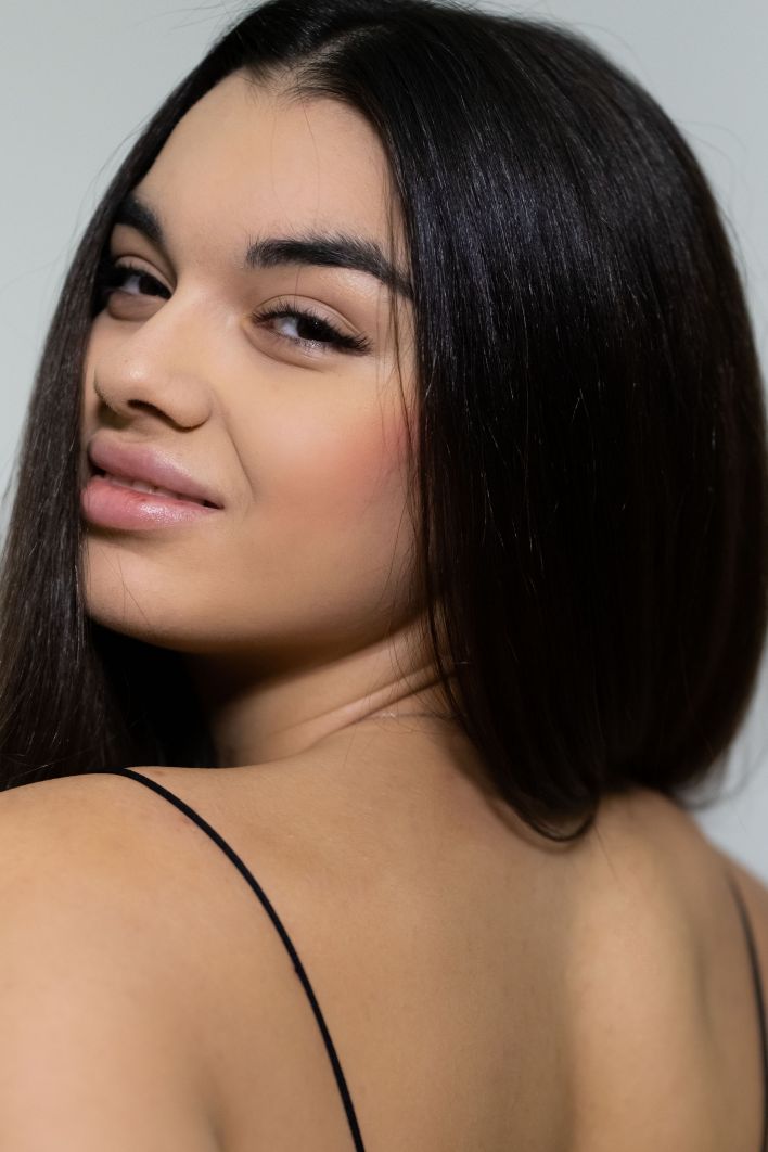 Sola in Late Lunch. Thumb 4