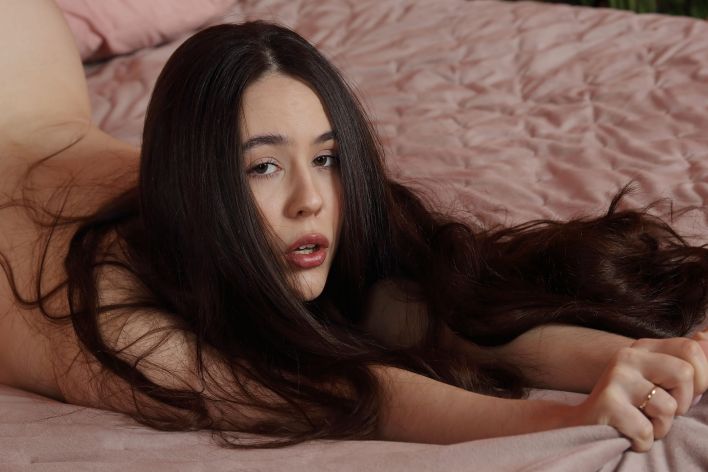 Emily Eliot in Wandering Hands. Thumb 38