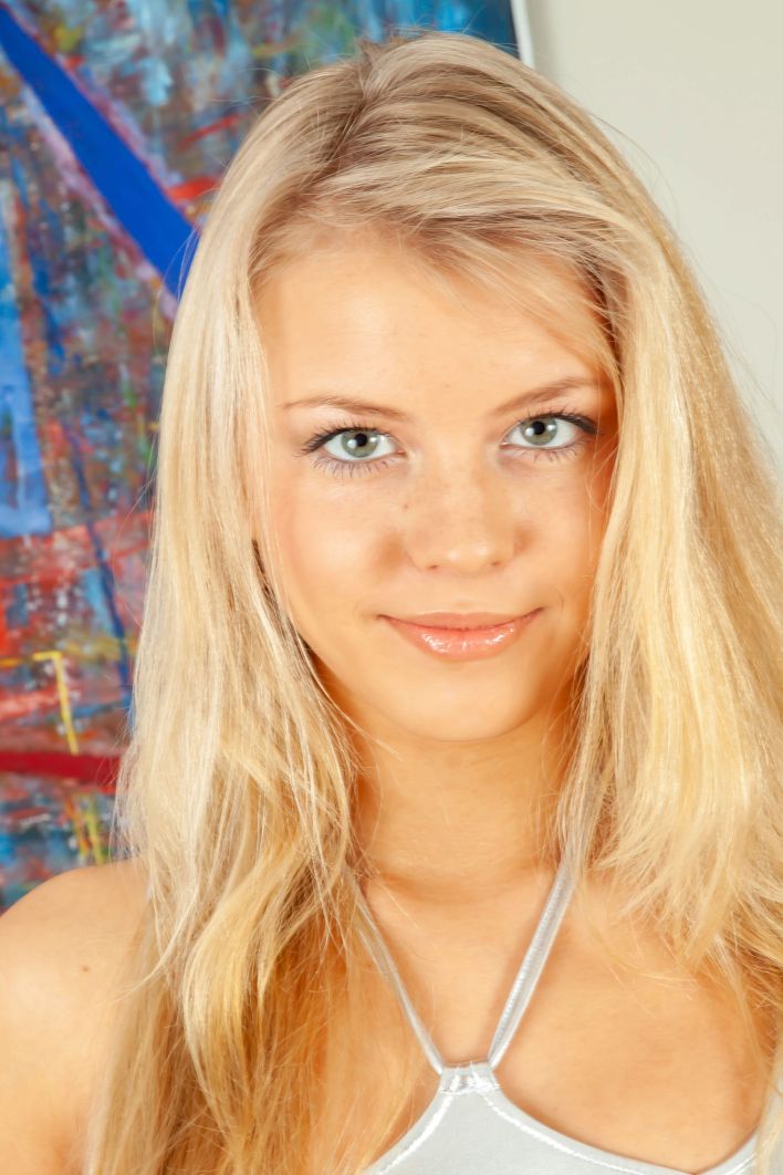 Barbara D in Shining Star. Thumb 10