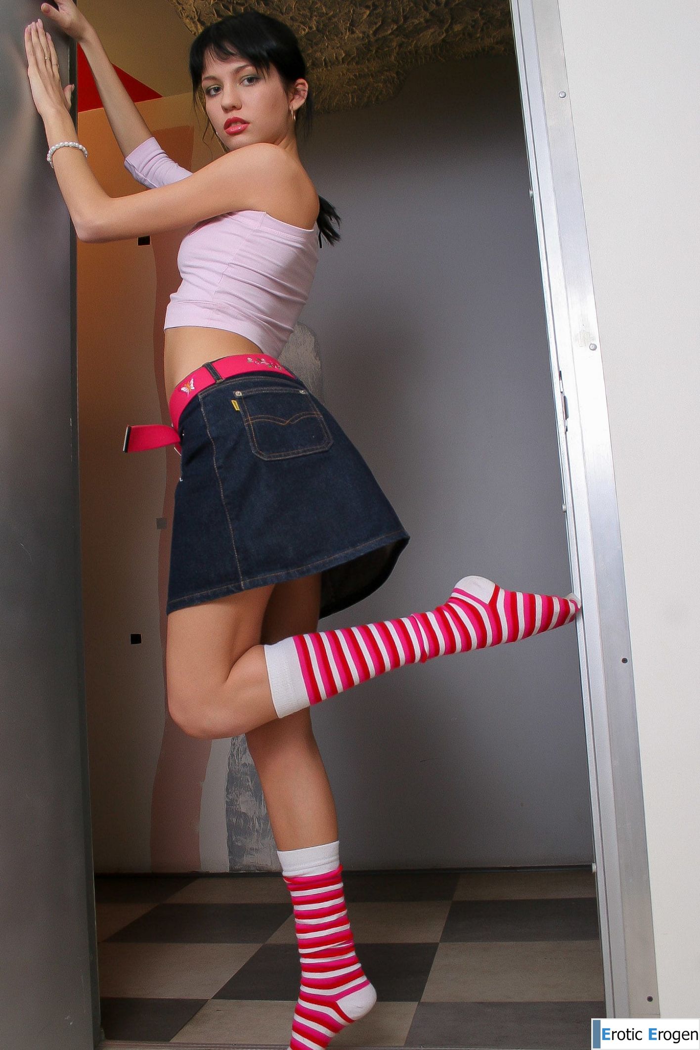 Elizabeth Y in Beauty Chick. Slide 6