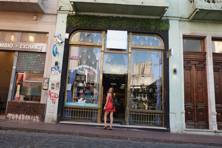 Julie Bernal in Thank You Red. Thumb 25