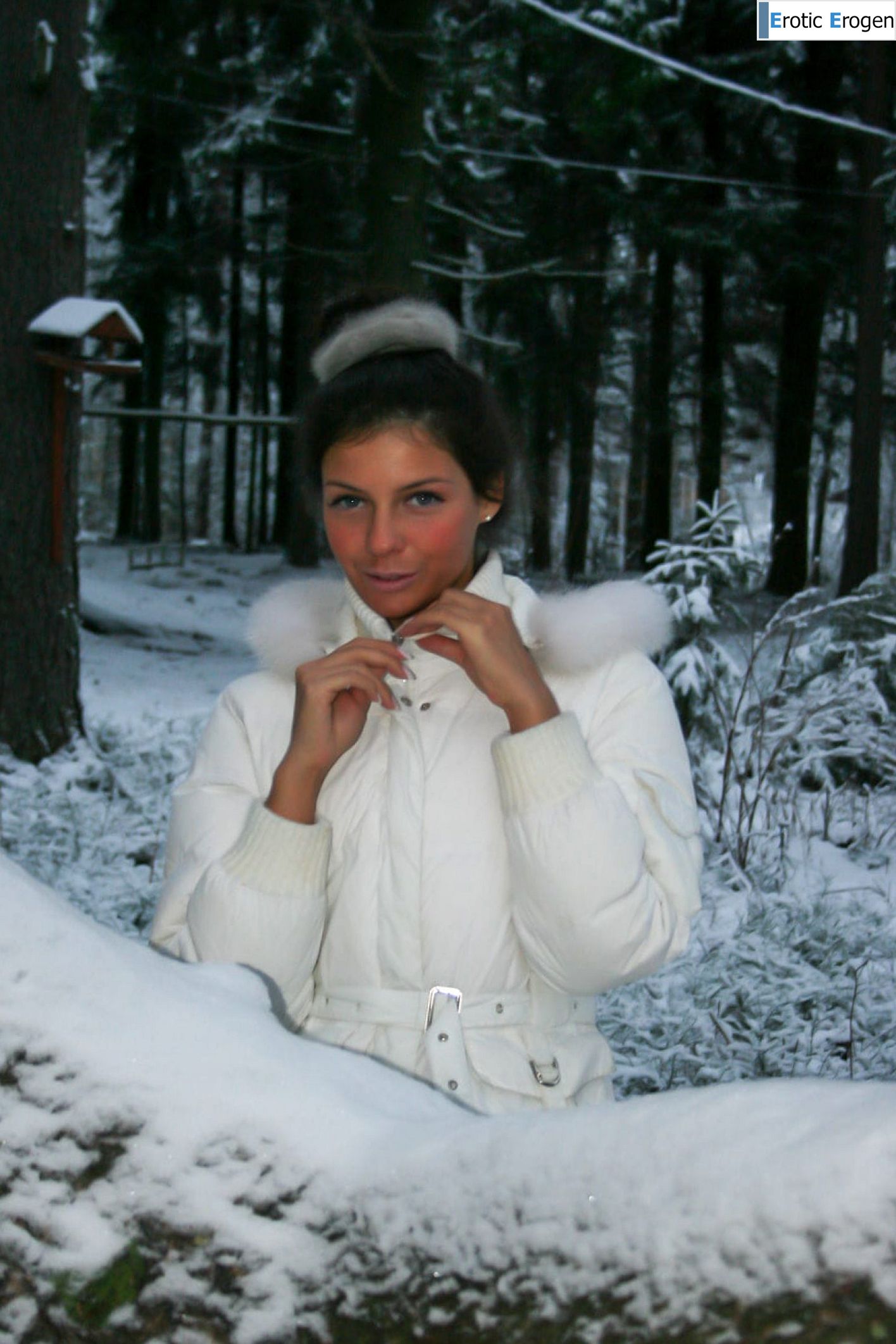 Isabella in Exhibitionist. Слайд 18